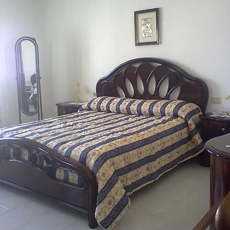 לינה וארוחת בוקר Le Rose