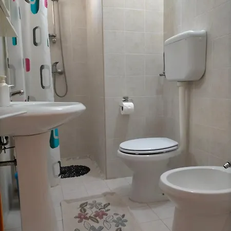 לינה וארוחת בוקר Le Rose ויניאקסטריזי